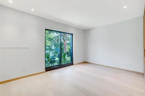 72 W Shore Drive W Miami FL 33133