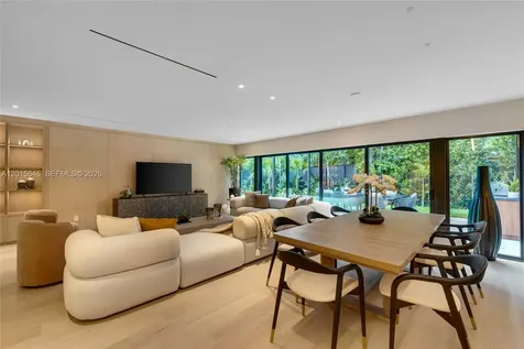 72 W Shore Drive W Miami FL 33133