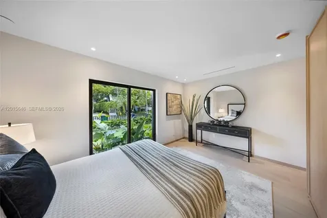 72 W Shore Drive W Miami FL 33133