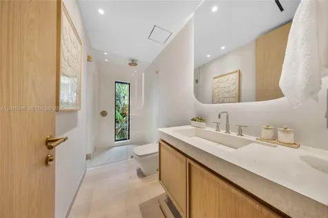 72 W Shore Drive W Miami FL 33133