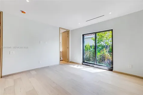 72 W Shore Drive W Miami FL 33133