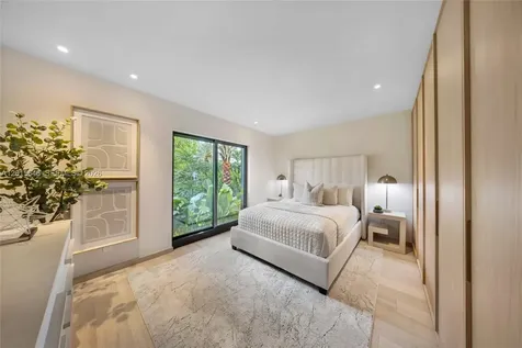 72 W Shore Drive W Miami FL 33133