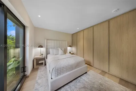 72 W Shore Drive W Miami FL 33133