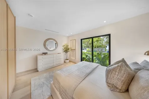 72 W Shore Drive W Miami FL 33133