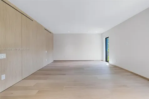 72 W Shore Drive W Miami FL 33133