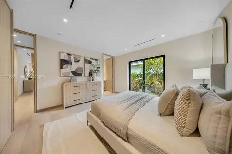 72 W Shore Drive W Miami FL 33133