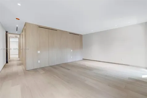 72 W Shore Drive W Miami FL 33133