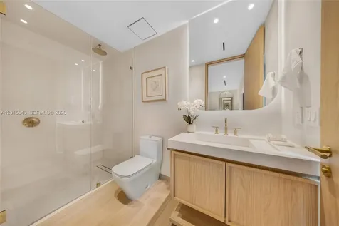 72 W Shore Drive W Miami FL 33133