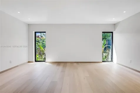 72 W Shore Drive W Miami FL 33133