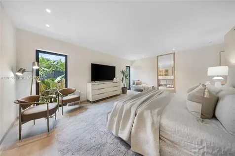 72 W Shore Drive W Miami FL 33133