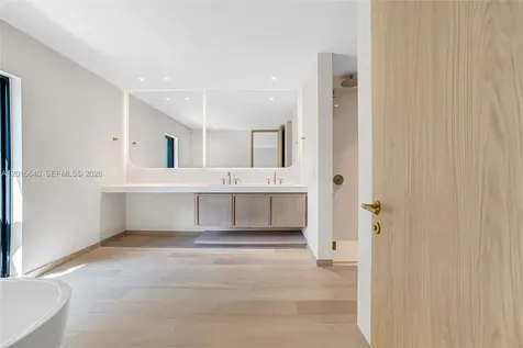 72 W Shore Drive W Miami FL 33133