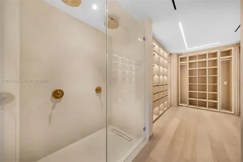 72 W Shore Drive W Miami FL 33133