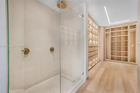 72 W Shore Drive W Miami FL 33133