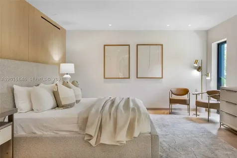 72 W Shore Drive W Miami FL 33133