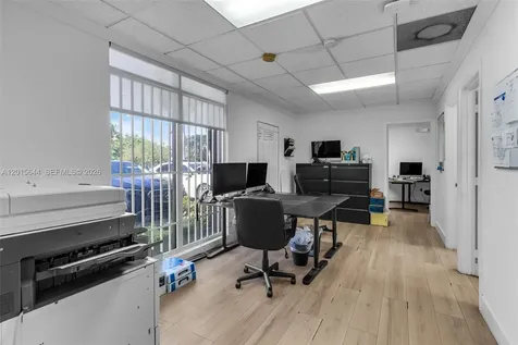 8344 NW 30th Terrace Doral FL 33122