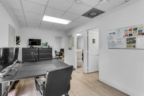 8344 NW 30th Terrace Doral FL 33122