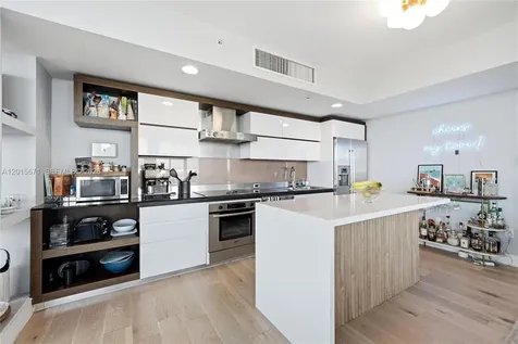 2155 Washington Court Miami Beach FL 33139