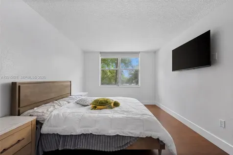 1800 Sans Souci North Miami FL 33181
