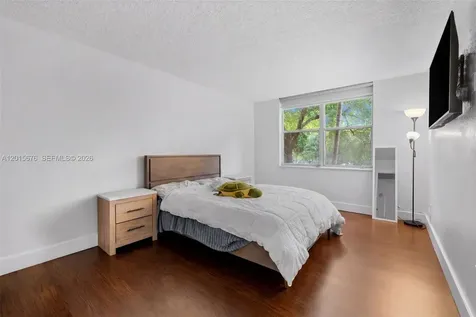 1800 Sans Souci North Miami FL 33181
