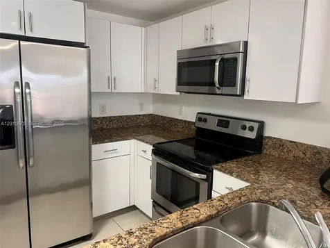 2300 NW 7th Street Miami FL 33125