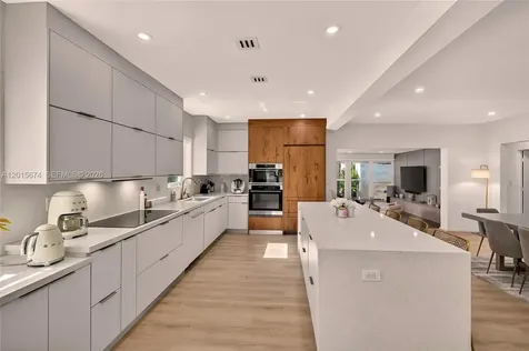 725 NE 81st Street Miami FL 33138