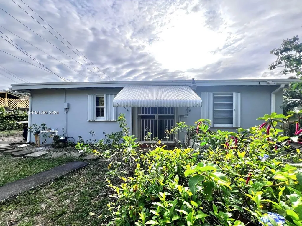 1465 SW 28th Way Fort Lauderdale FL 33312
