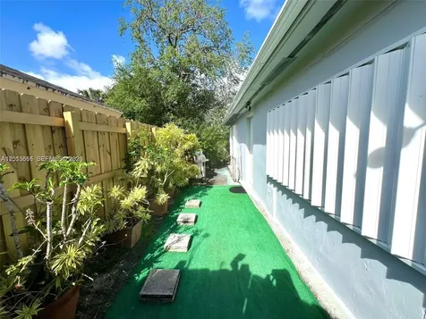 1465 SW 28th Way Fort Lauderdale FL 33312