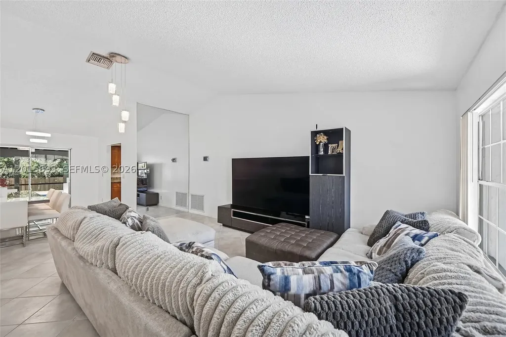 8972 SW 8th Street Boca Raton FL 33433