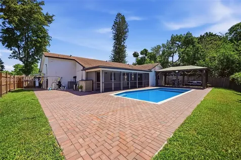 8972 SW 8th Street Boca Raton FL 33433