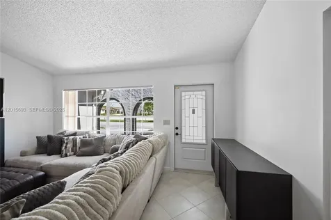 8972 SW 8th Street Boca Raton FL 33433