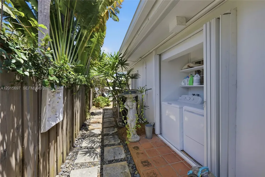 636 NE 17th Terrace Fort Lauderdale FL 33304