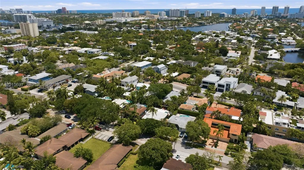 636 NE 17th Terrace Fort Lauderdale FL 33304