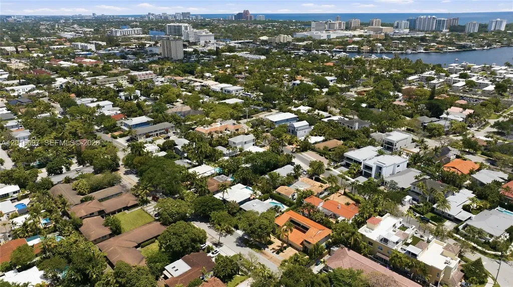636 NE 17th Terrace Fort Lauderdale FL 33304