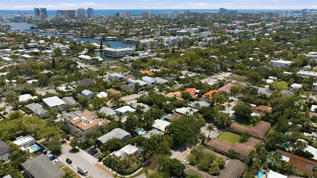 636 NE 17th Terrace Fort Lauderdale FL 33304