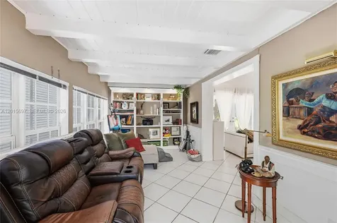 636 NE 17th Terrace Fort Lauderdale FL 33304