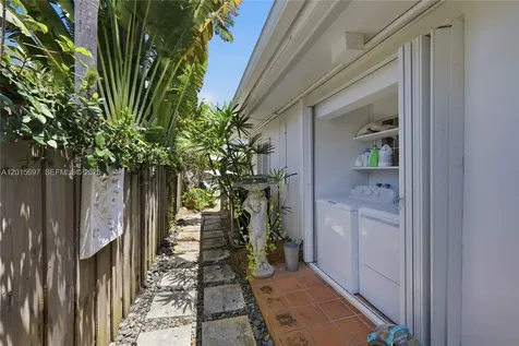 636 NE 17th Terrace Fort Lauderdale FL 33304