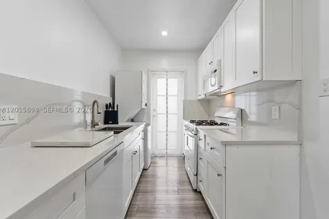 8550 Byron Avenue Miami Beach FL 33141