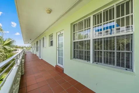 8550 Byron Avenue Miami Beach FL 33141