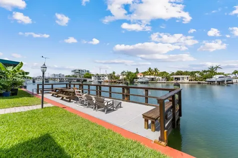 8550 Byron Avenue Miami Beach FL 33141