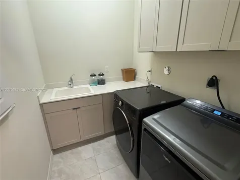 2162 Appleton Circle N Oakland Park FL 33309