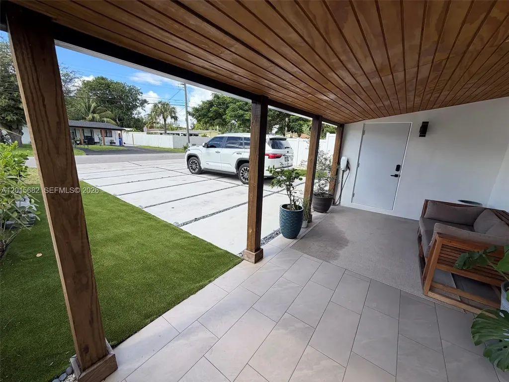 310 NE 12th Avenue Pompano Beach FL 33060