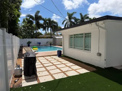 310 NE 12th Avenue Pompano Beach FL 33060