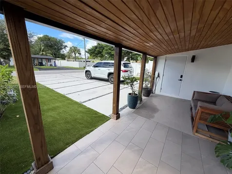 310 NE 12th Avenue Pompano Beach FL 33060