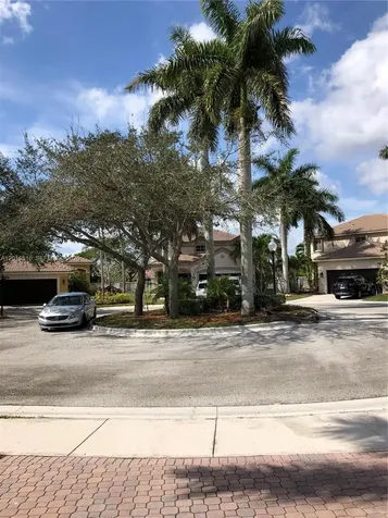 693 Live Oak Lane Weston FL 33327