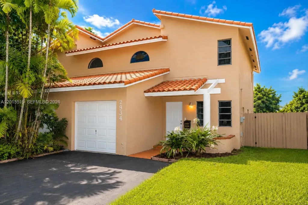 2934 Whitehead Street Miami FL 33133