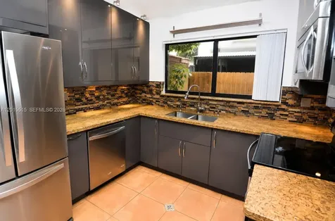 2934 Whitehead Street Miami FL 33133