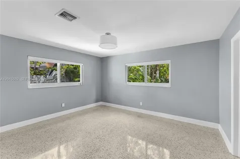 340 NE 129th Street North Miami FL 33161