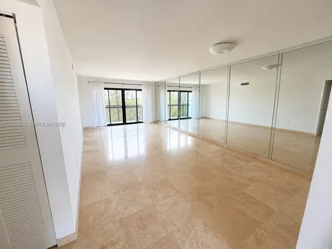 10253 NW 9th St Circle Miami FL 33172