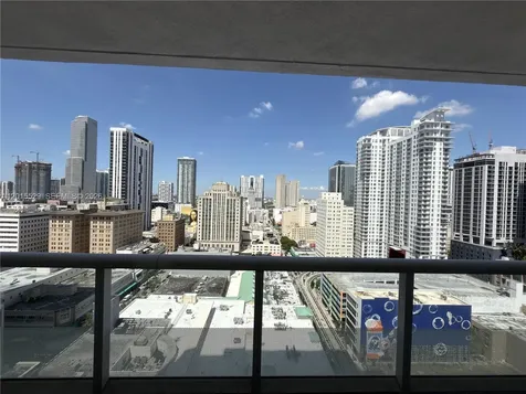 Miami FL 33132