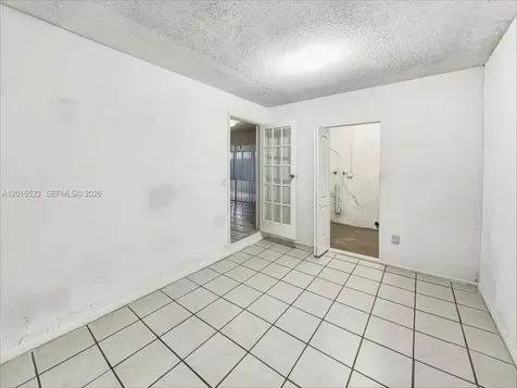Miami FL 33196